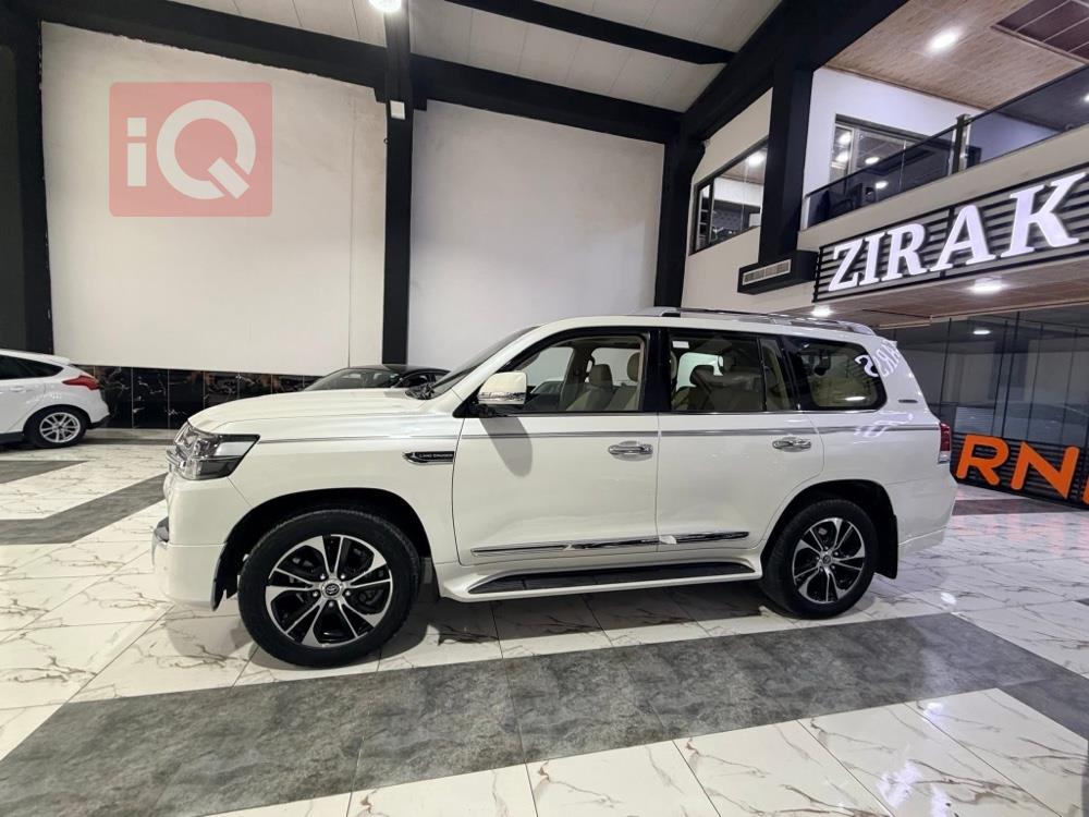 تويوتا لاندكروزر